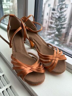 Dance shoes size 38